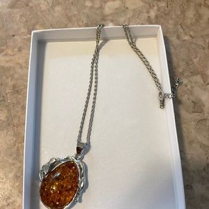 NWOT pendant necklace handcrafted.